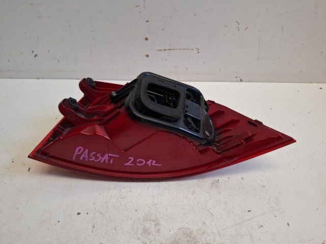 bontott VW PASSAT B7 Bal Külső Hátsó Lámpa