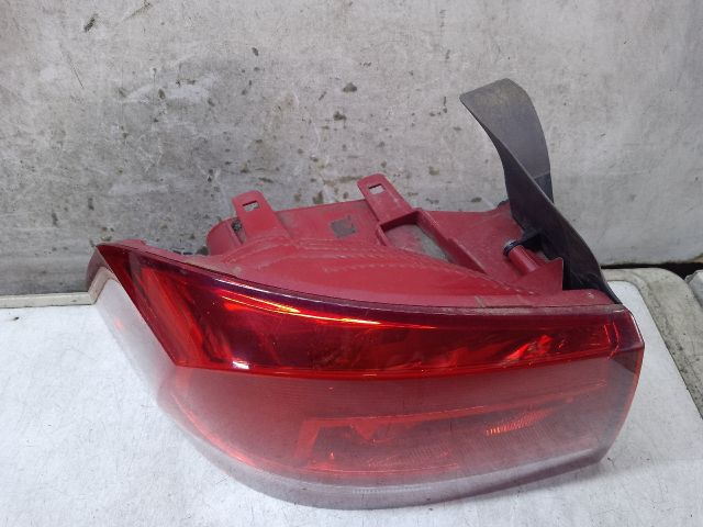 bontott VW PASSAT B7 Bal Külső Hátsó Lámpa