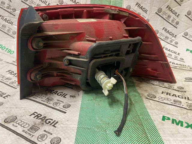 bontott VW PASSAT B7 Bal Külső Hátsó Lámpa