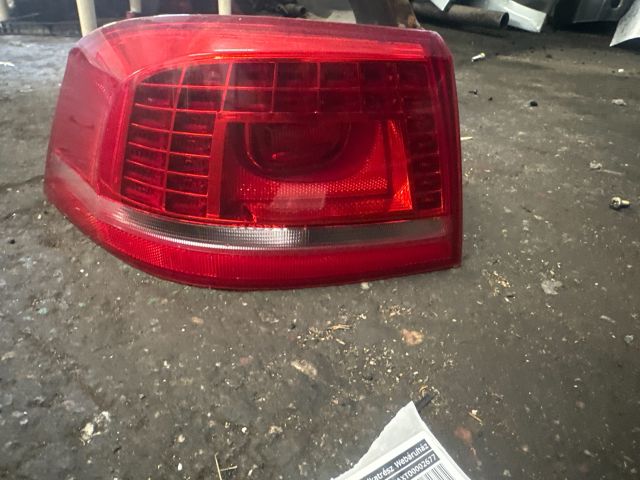bontott VW PASSAT B7 Bal Külső Hátsó Lámpa