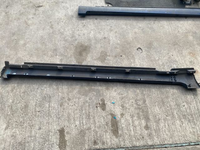 bontott VW PASSAT B7 Bal Küszöb