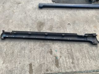 bontott VW PASSAT B7 Bal Küszöb