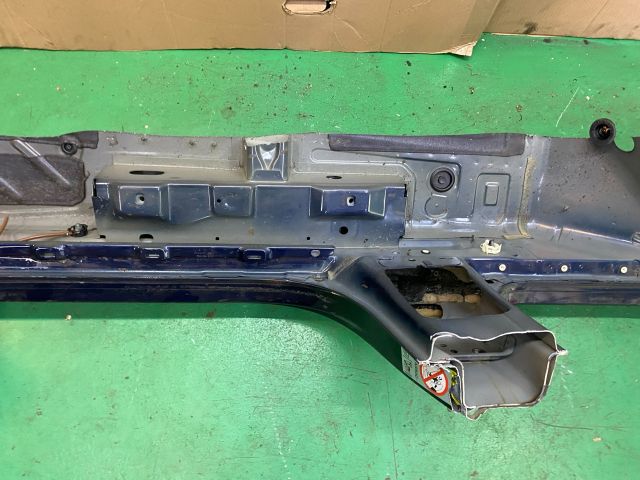 bontott VW PASSAT B7 Bal Küszöb