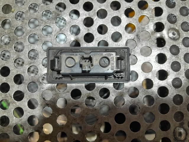 bontott VW PASSAT B7 Bal Rendszámtábla Világítás