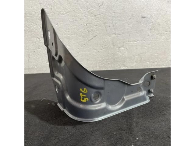 bontott VW PASSAT B7 Bal Sárvédő Oldaltartó