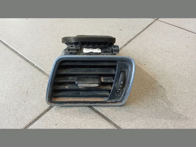 bontott VW PASSAT B7 Bal Szellőző