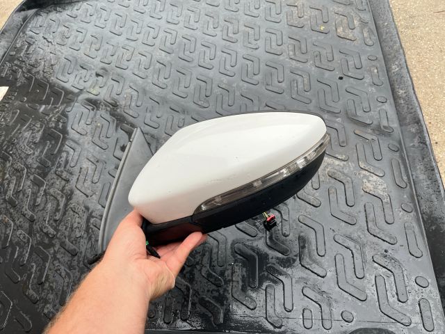 bontott VW PASSAT B7 Bal Visszapillantó Tükör (Elektromos)