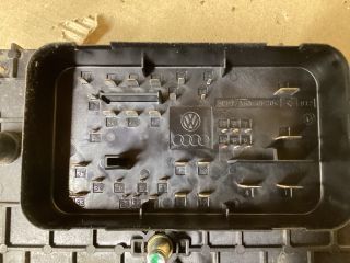 bontott VW PASSAT B7 Biztosítéktábla Doboz