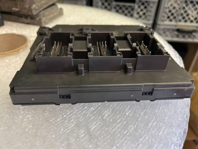 bontott VW PASSAT B7 Biztosítéktábla Utastér