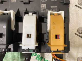 bontott VW PASSAT B7 Biztosítéktábla Utastér