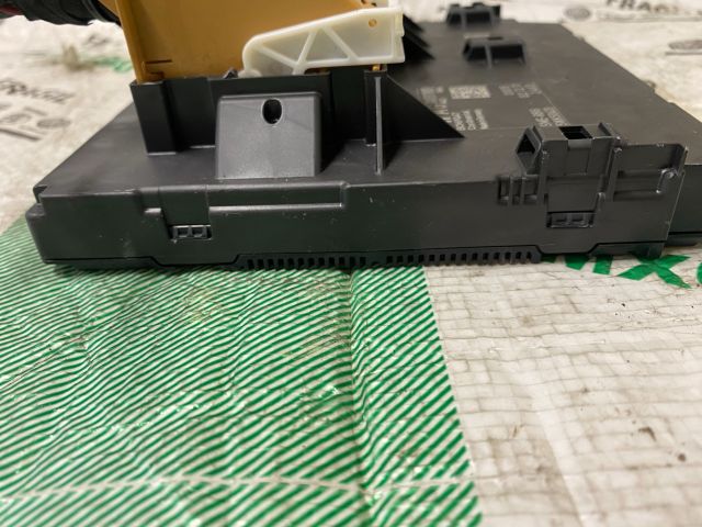 bontott VW PASSAT B7 Biztosítéktábla Utastér