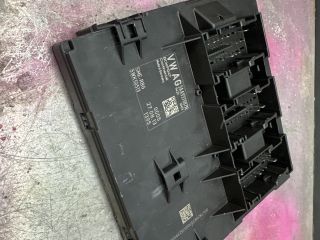 bontott VW PASSAT B7 Biztosítéktábla Utastér