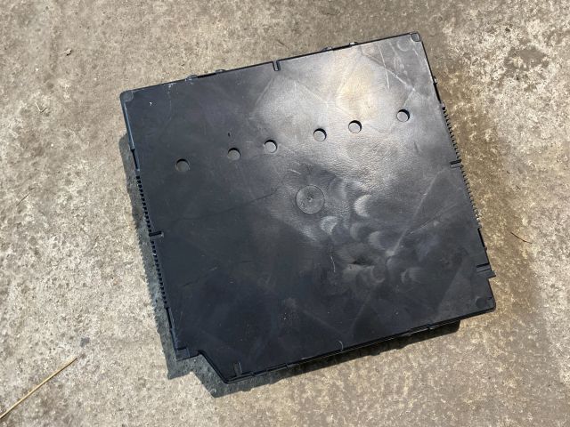 bontott VW PASSAT B7 Biztosítéktábla Utastér