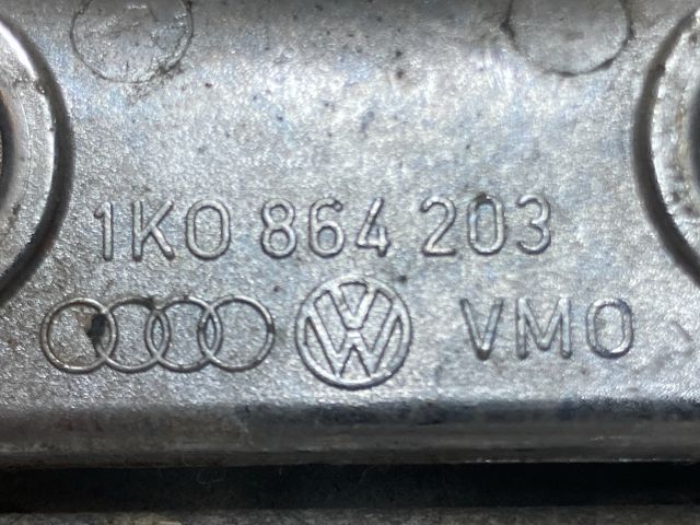 bontott VW PASSAT B7 Csomagrögzítő