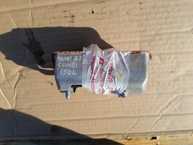 bontott VW PASSAT B7 Csomagtér Nyitó Kar / Gomb