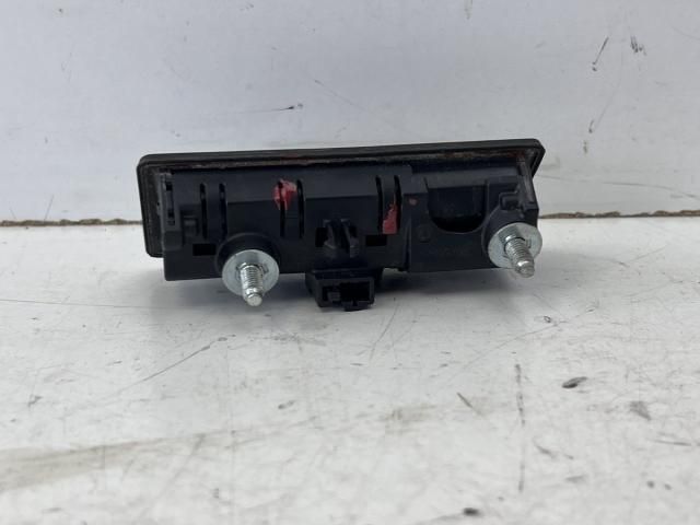 bontott VW PASSAT B7 Csomagtér Nyitó Kar / Gomb