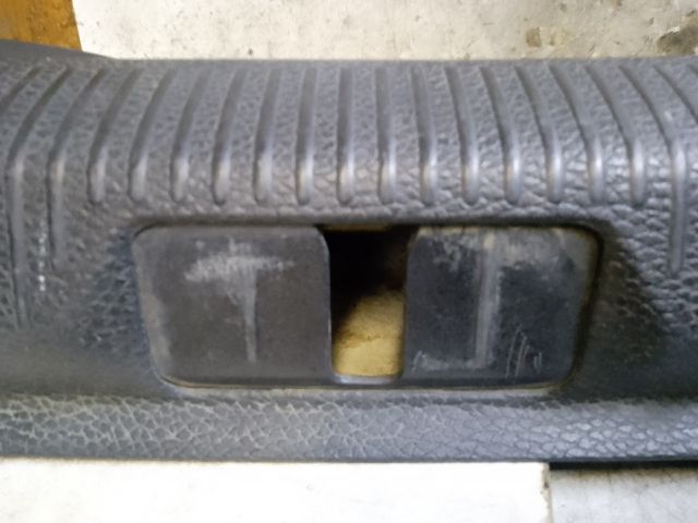 bontott VW PASSAT B7 Csomagtérajtó Burkolat Alsó