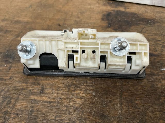 bontott VW PASSAT B7 Csomagtérajtó Kapcsoló