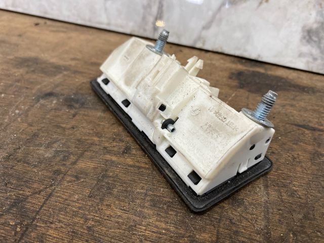 bontott VW PASSAT B7 Csomagtérajtó Kapcsoló