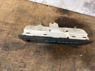 bontott VW PASSAT B7 Csomagtérajtó Kapcsoló