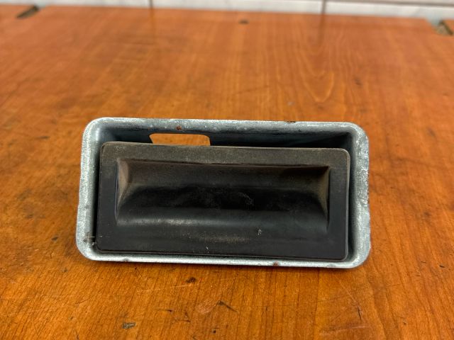 bontott VW PASSAT B7 Csomagtérajtó Kilincs