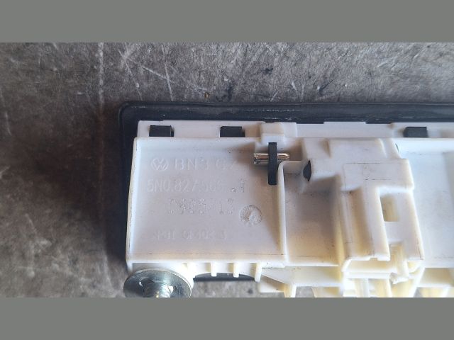 bontott VW PASSAT B7 Csomagtérajtó Kilincs