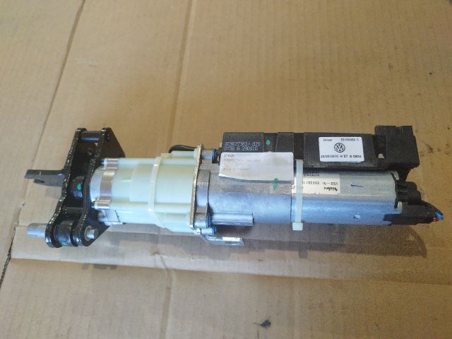 bontott VW PASSAT B7 Csomagtérajtó Motor