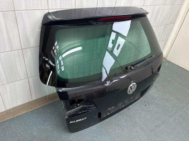 bontott VW PASSAT B7 Csomagtérajtó (Részeivel)