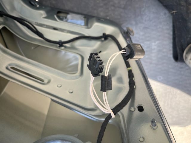 bontott VW PASSAT B7 Csomagtérajtó (Üres lemez)