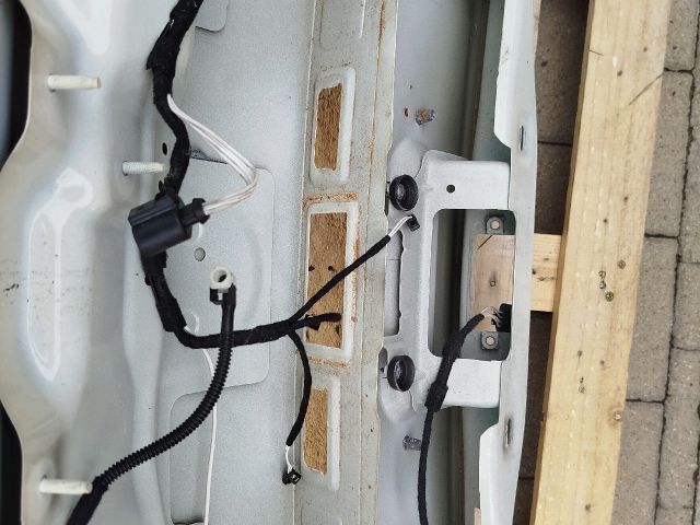 bontott VW PASSAT B7 Csomagtérajtó (Üres lemez)