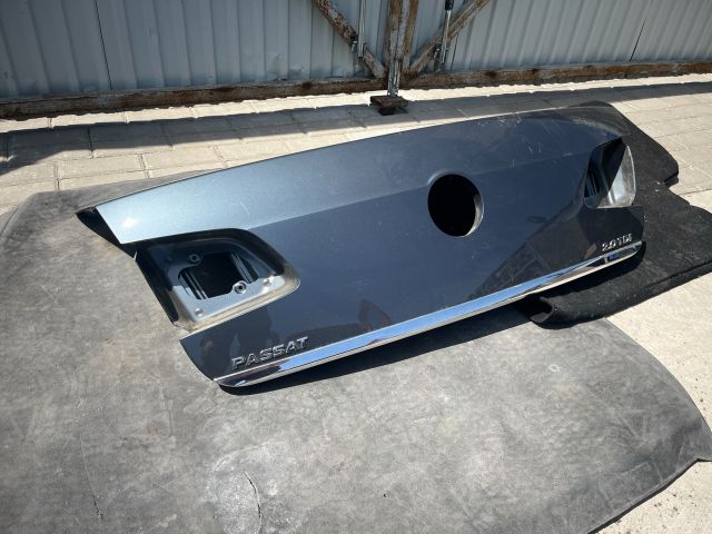 bontott VW PASSAT B7 Csomagtérajtó (Üres lemez)