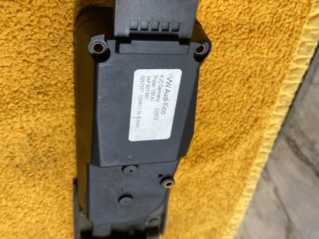 bontott VW PASSAT B7 Csomagtérajtó Zárszerkezet