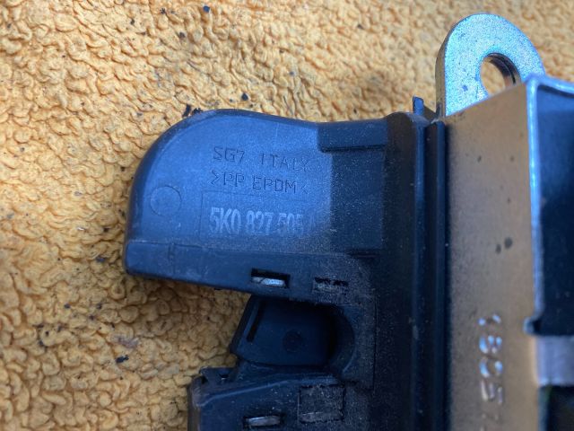 bontott VW PASSAT B7 Csomagtérajtó Zárszerkezet