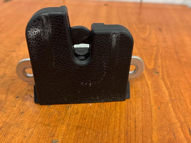 bontott VW PASSAT B7 Csomagtérajtó Zárszerkezet