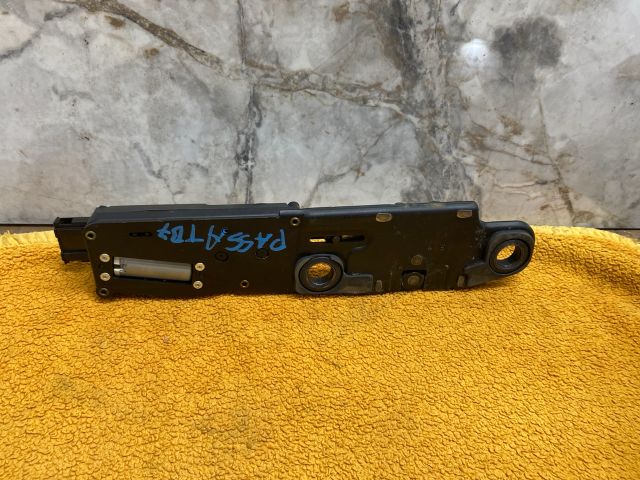 bontott VW PASSAT B7 Csomagtérajtó Zárszerkezet