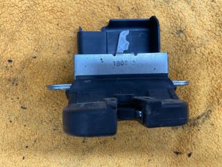 bontott VW PASSAT B7 Csomagtérajtó Zárszerkezet