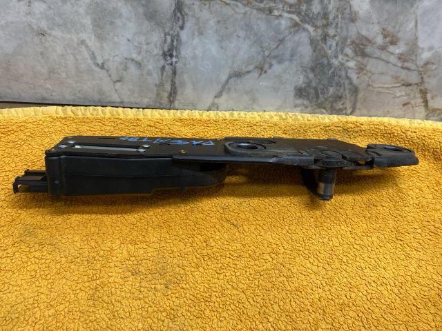 bontott VW PASSAT B7 Csomagtérajtó Zárszerkezet