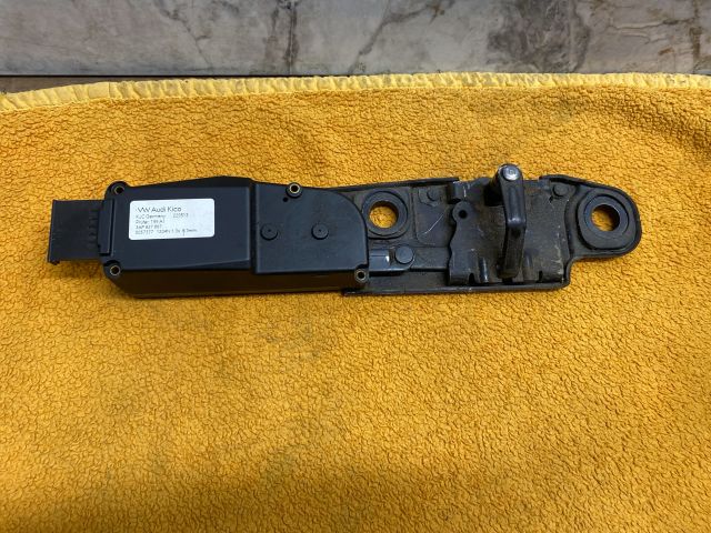 bontott VW PASSAT B7 Csomagtérajtó Zárszerkezet