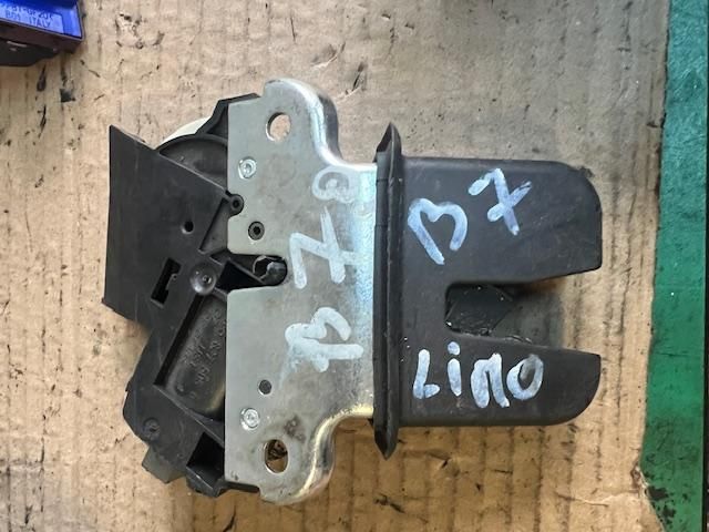 bontott VW PASSAT B7 Csomagtérajtó Zárszerkezet