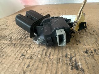 bontott VW PASSAT B7 Csomagtérajtó Zárszerkezet