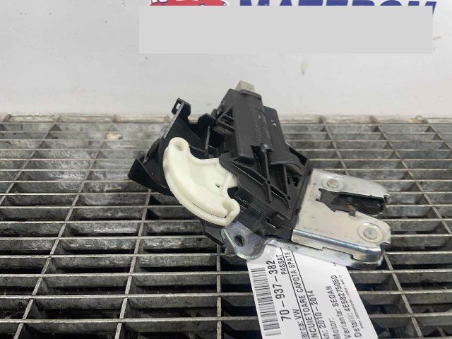 bontott VW PASSAT B7 Csomagtérajtó Zárszerkezet