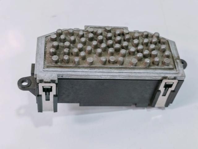 bontott VW PASSAT B7 Előtét Ellenállás Fűtőmotor