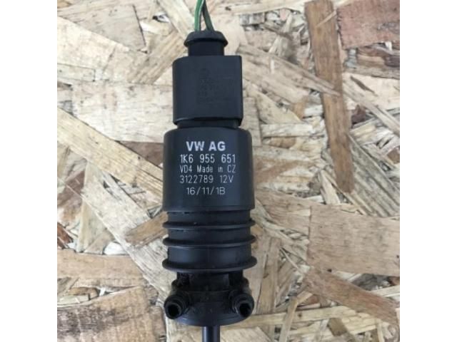 bontott VW PASSAT B7 Első Ablakmosó Szivattyú