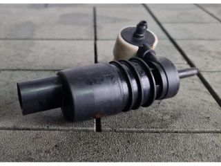 bontott VW PASSAT B7 Első Ablakmosó Szivattyú