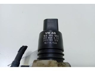 bontott VW PASSAT B7 Első Ablakmosó Szivattyú