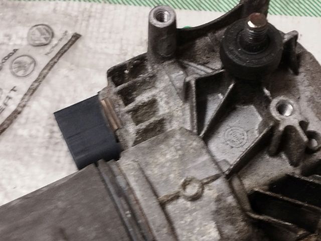 bontott VW PASSAT B7 Első Ablaktörlő Motor