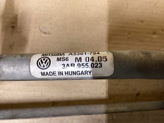 bontott VW PASSAT B7 Első Ablaktörlő Szerkezet Motorral