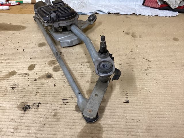 bontott VW PASSAT B7 Első Ablaktörlő Szerkezet Motorral