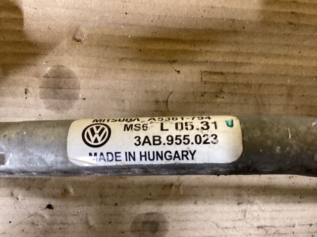 bontott VW PASSAT B7 Első Ablaktörlő Szerkezet Motorral