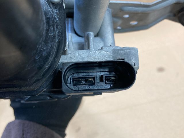 bontott VW PASSAT B7 Első Ablaktörlő Szerkezet Motorral